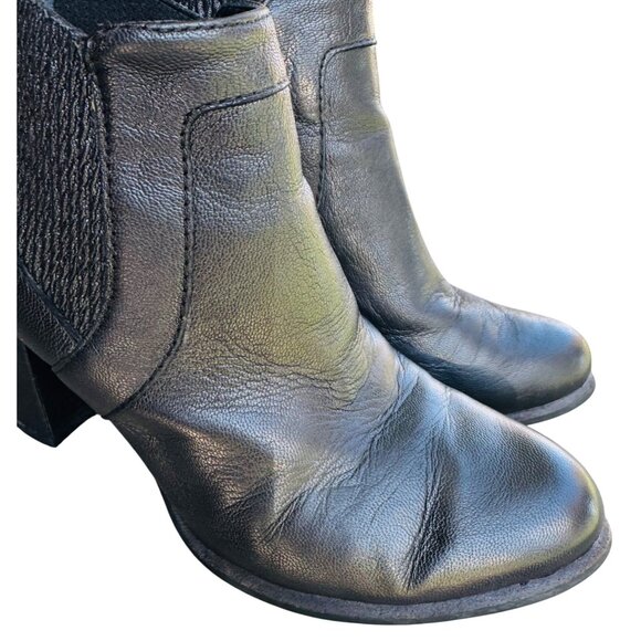 UGG Cobie II Women’s Ankle Boots Booties Black Leather US 9.5 Chelsea Style - Picture 3 of 11